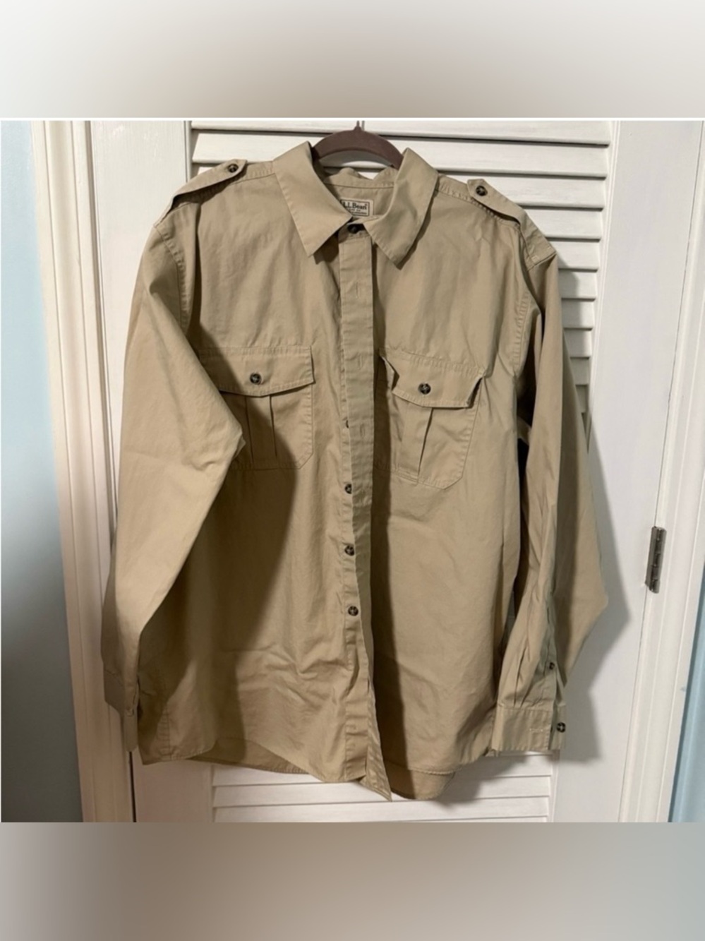 LL Bean Men's Shirt Tan Button down XL Cargo shirt 💯 cotton!